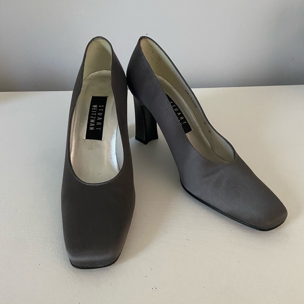 VINTAGE SQUARE TOE STUART WEITZMAN PUMPS